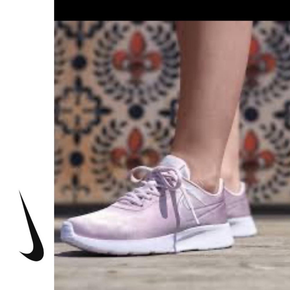 NIKE TANJUN PINK SATIN RUNNING SNEAKER
